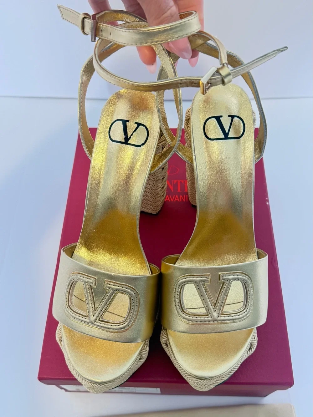 *Inspired shoe*Gold Platform Woven-Detail High Heel Sandals